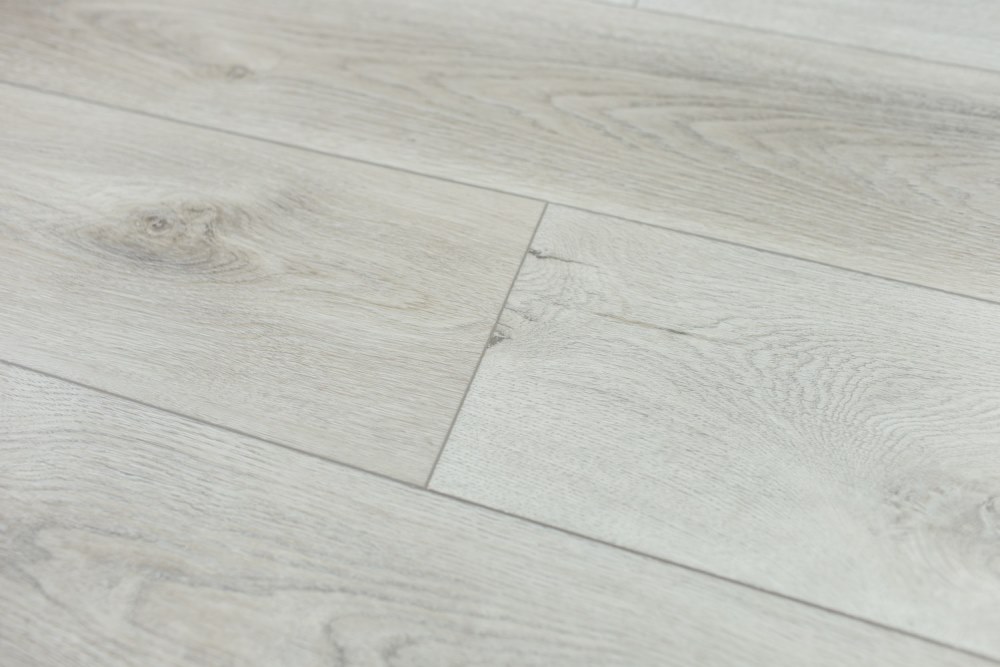 Замковая ПВХ плитка "Art Tile" Дуб Эдинбург (1200*183*6 мм) — купить в Новороссийске