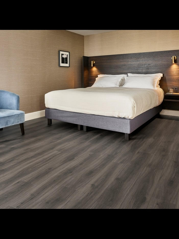 Замковая ПВХ плитка Tradition Oak 890 (1251*189*5 мм) — купить в Новороссийске