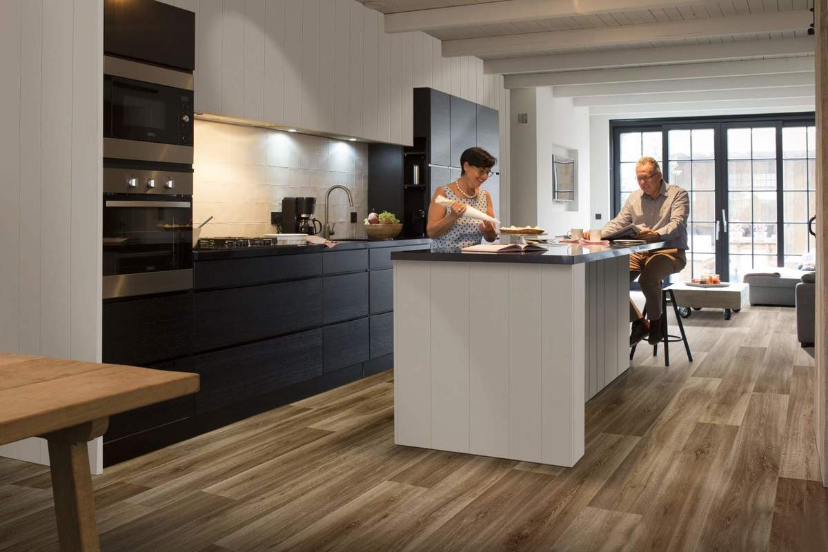 Замковая ПВХ плитка "Berry Alloc" Pureclick 55 LIME OAK 966D (204*1326*5 мм) — купить в Новороссийске