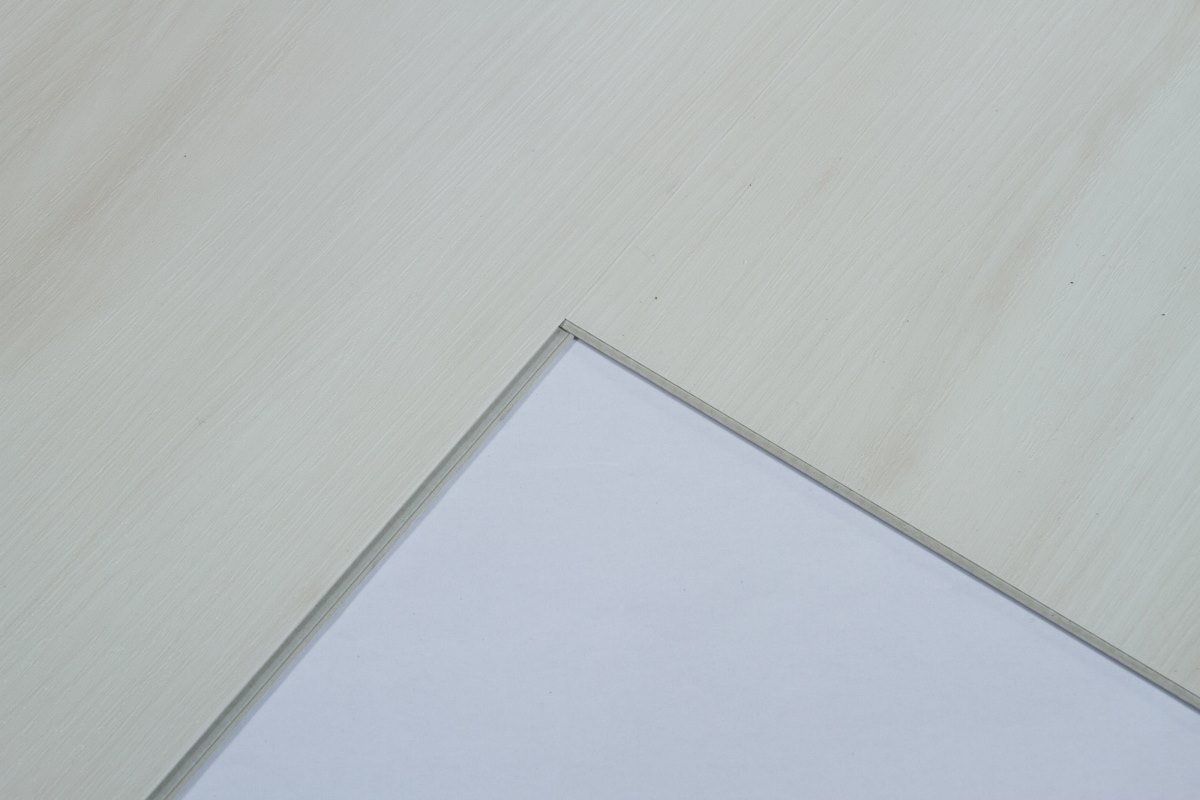 SPC ламинат "OneFloor" ЕСО 8055 (1220*184*4 мм) — купить в Новороссийске