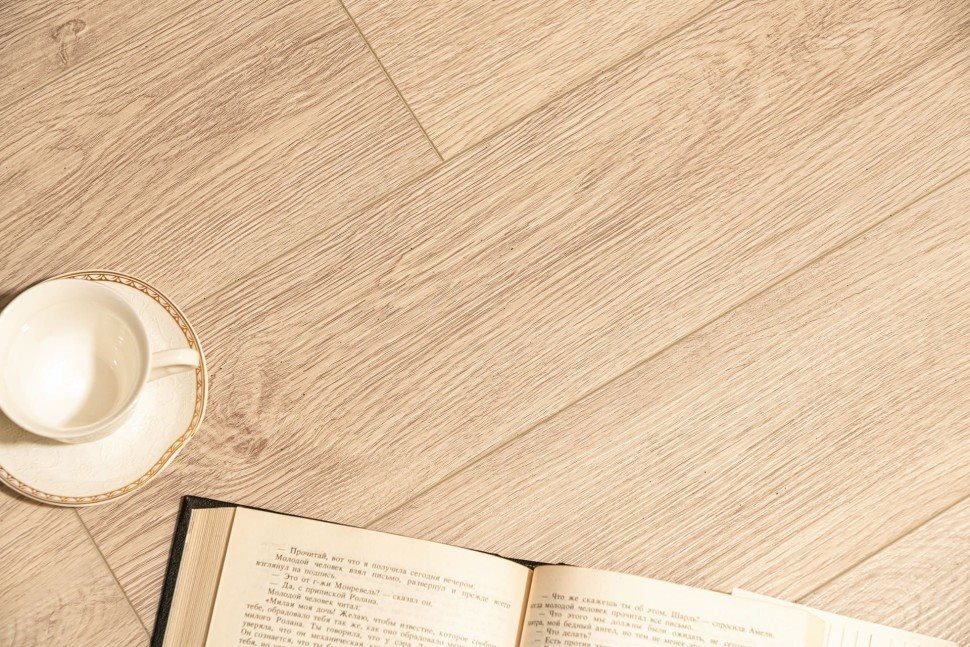 Виниловый ламинат "Bonkeel" Style Дуб Гарднер (1200*125*4 мм) — купить в Новороссийске