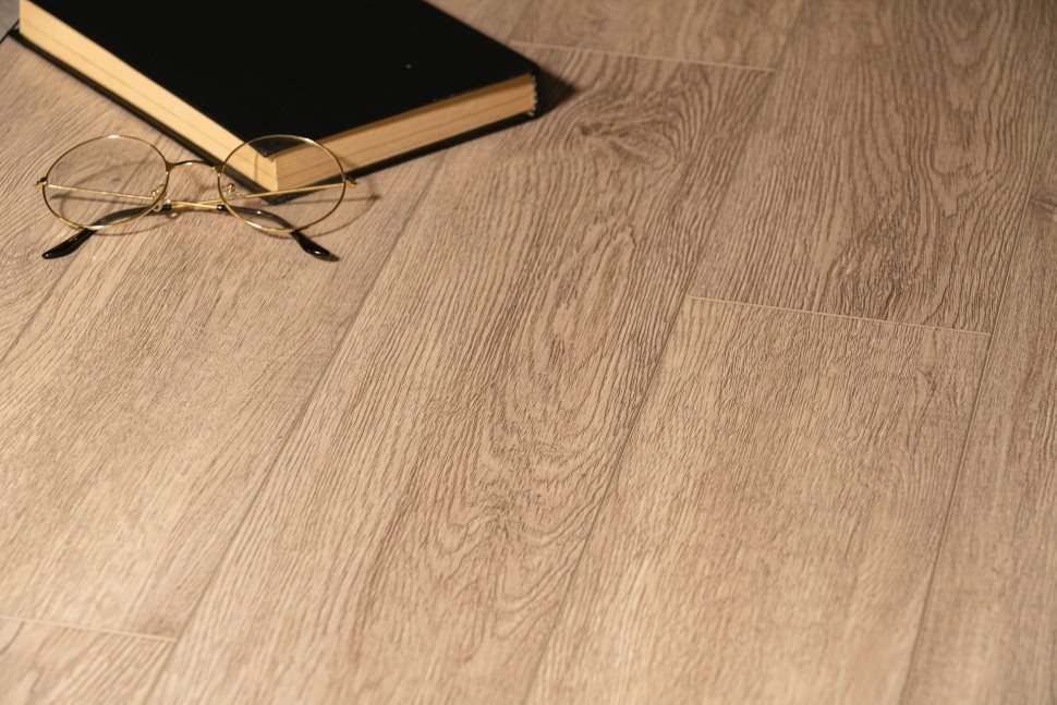 Виниловый ламинат "Bonkeel" Style Дуб Гарднер (1200*125*4 мм) — купить в Новороссийске