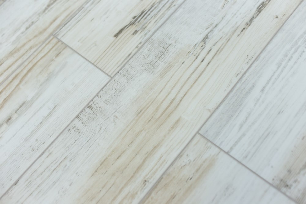 Замковая ПВХ плитка "Art Tile" Берёза Прованс (1220*152*5 мм) — купить в Новороссийске