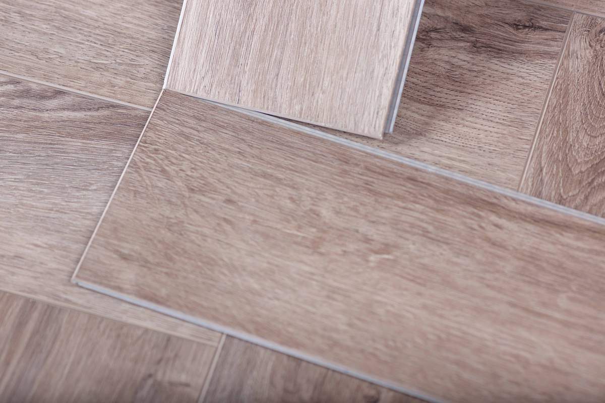 Замковая ПВХ плитка "Aberhof" Carmelita 2626 (615*123*5 мм) — купить в Новороссийске